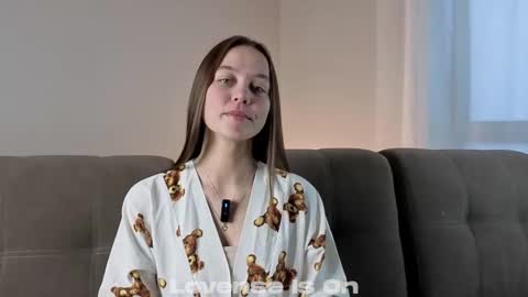 Snapshot of neldaaskins chatting on November 5, 2025, 1:49 am Lana online show from November 5, 2025, 1:49 am