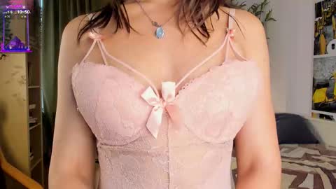 Vicky and Beatrice online show from September 21, 2025, 7:10 am