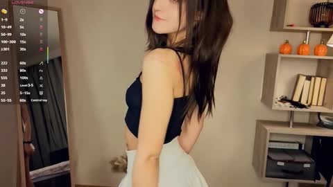 Vicky and Beatrice online show from February 9, 2026, 7:18 pm