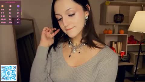 Vicky and Beatrice online show from March 20, 2026, 7:08 pm