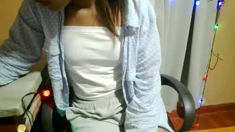 nelia_84 online show from June 5, 2026, 2:51 am