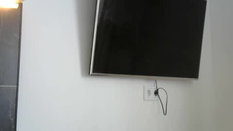nelly_fortu online show from May 24, 2026, 2:33 pm
