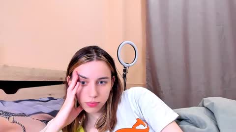 nelly_yy online show from February 2, 2025, 7:14 pm