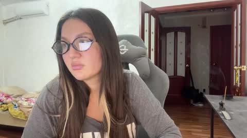 Snapshot of nellyfischer chatting on February 21, 2025, 8:27 pm Nelly online show from February 21, 2025, 8:27 pm