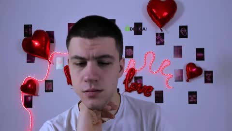 neo_raze_ online show from February 15, 2026, 7:43 pm