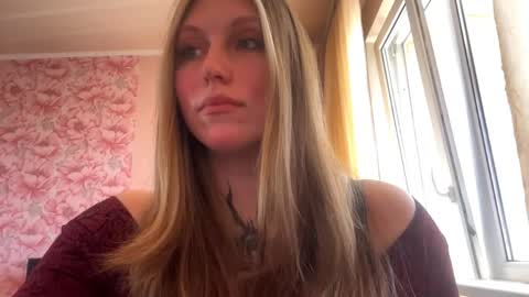 Snapshot of neomimaddern chatting on April 6, 2026, 8:59 am neomimaddern online show from April 6, 2026, 8:59 am