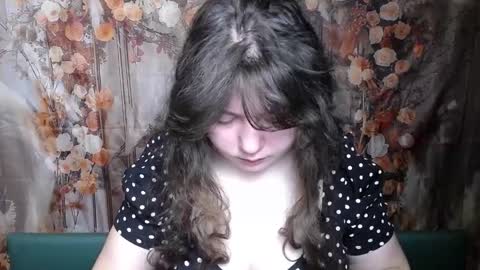 NeonilaLisova online show from February 5, 2026, 6:07 am