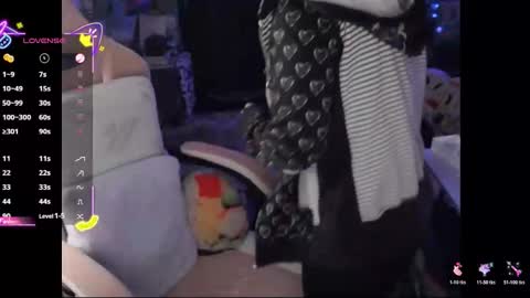 Snapshot of nerdy_squirty chatting on February 13, 2026, 4:19 am NerdySquirty online show from February 13, 2026, 4:19 am