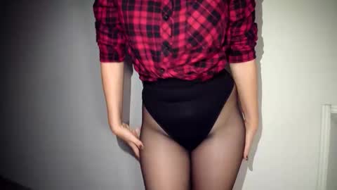 Crystal New online show from December 4, 2025, 7:39 am