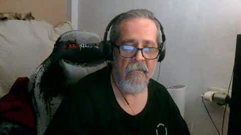 Snapshot of neron401 chatting on August 4, 2026, 12:58 am neron401 online show from August 4, 2026, 12:58 am