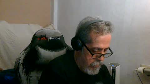 Snapshot of neron401 chatting on August 5, 2026, 1:41 am neron401 online show from August 5, 2026, 1:41 am