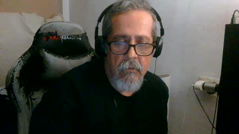 Snapshot of neron401 chatting on August 8, 2026, 1:19 am neron401 online show from August 8, 2026, 1:19 am