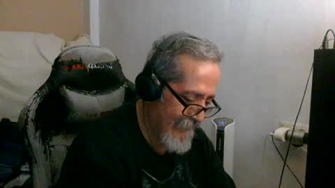 Snapshot of neron401 chatting on August 9, 2026, 3:23 am neron401 online show from August 9, 2026, 3:23 am