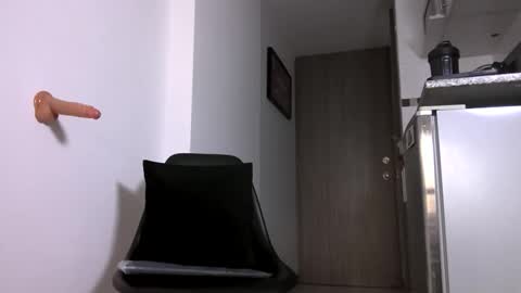 Snapshot of neron_xxl chatting on November 6, 2025, 10:21 pm neron XXL online show from November 6, 2025, 10:21 pm