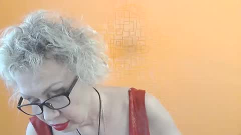 NessyJenixs online show from May 28, 2026, 1:52 pm