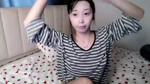 Rin online show from May 19, 2026, 1:44 am
