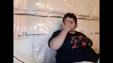 Snapshot of neverwiser chatting on November 16, 2025, 4:45 pm neverwiser online show from November 16, 2025, 4:45 pm