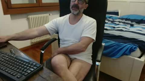 simi online show from April 5, 2026, 6:32 am