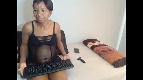 Snapshot of newbootyxx chatting on June 10, 2026, 7:07 am newbootyxx online show from June 10, 2026, 7:07 am