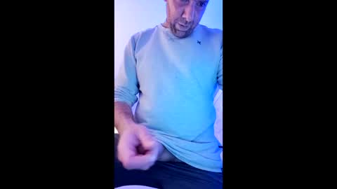 newboytoy38 online show from March 5, 2026, 12:56 pm