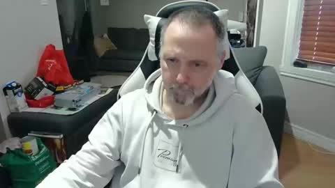 Snapshot of newvvorld chatting on February 16, 2025, 6:10 pm NewWorld online show from February 16, 2025, 6:10 pm