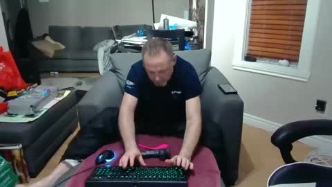 Snapshot of newvvorld chatting on February 19, 2025, 10:42 pm NewWorld online show from February 19, 2025, 10:42 pm