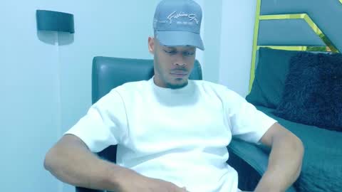 neytanmalcon online show from November 24, 2025, 10:42 pm