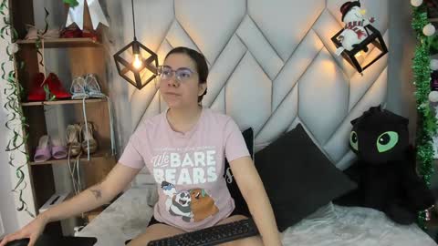 Snapshot of nezukokamado1_ chatting on January 6, 2025, 1:41 pm Milena online show from January 6, 2025, 1:41 pm