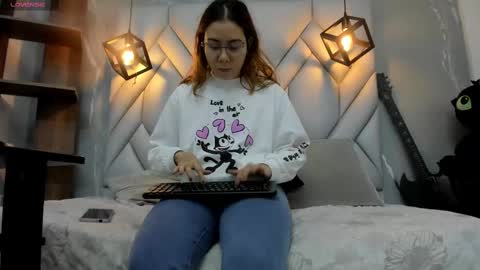 Snapshot of nezukokamado1_ chatting on February 17, 2025, 7:53 pm Milena online show from February 17, 2025, 7:53 pm