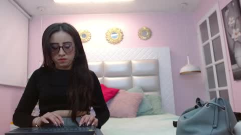 nezzukoo online show from May 25, 2026, 7:09 pm