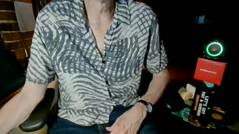 Snapshot of nfgwholoves2cum chatting on May 19, 2026, 2:18 am NFG Nice Friendly Guy Dick online show from May 19, 2026, 2:18 am