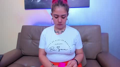 Snapshot of nia_stark chatting on January 29, 2025, 3:15 pm Estefani online show from January 29, 2025, 3:15 pm