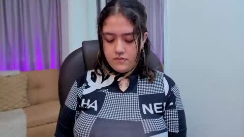 Estefani  online show from April 23, 2026, 8:44 pm