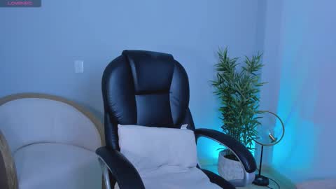 Nia  online show from October 24, 2025, 9:22 pm