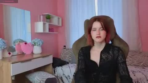 Snapshot of nica_moonest chatting on June 15, 2026, 9:44 am Nica online show from June 15, 2026, 9:44 am