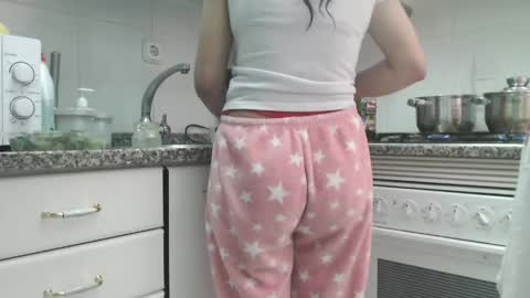 Snapshot of nicebrown chatting on May 1, 2026, 12:21 pm Sfora online show from May 1, 2026, 12:21 pm