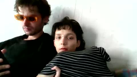 nicecouple9399 online show from April 8, 2026, 5:57 pm