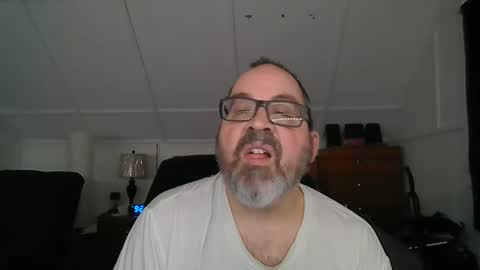 Snapshot of niceguy7208 chatting on December 23, 2024, 2:24 am niceguy7208 online show from December 23, 2024, 2:24 am