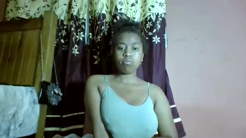 Snapshot of nicelly01 chatting on April 27, 2026, 4:10 am nicelly01 online show from April 27, 2026, 4:10 am