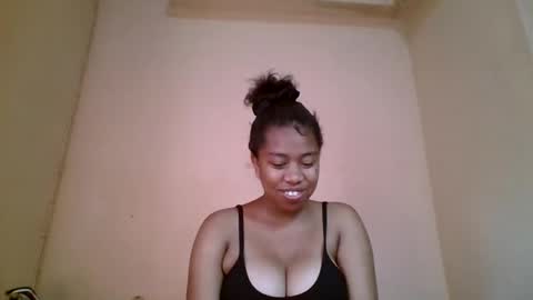 Snapshot of nicelly01 chatting on May 19, 2026, 6:42 am nicelly01 online show from May 19, 2026, 6:42 am