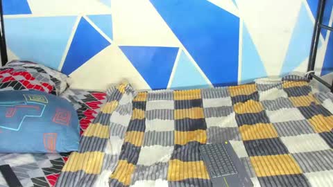 Snapshot of nick_damon chatting on April 12, 2026, 11:43 pm Nick online show from April 12, 2026, 11:43 pm