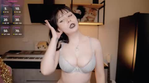 Snapshot of nickari_x chatting on February 13, 2026, 9:16 am nickari_x online show from February 13, 2026, 9:16 am