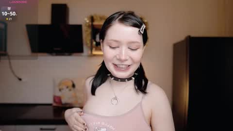 Snapshot of nickari_x chatting on March 21, 2026, 6:18 am nickari_x online show from March 21, 2026, 6:18 am