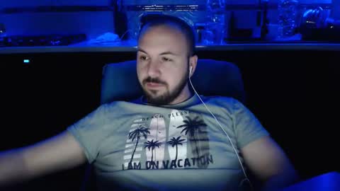 Julian online show from April 17, 2026, 9:51 pm