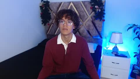 Snapshot of nickolas_moon chatting on December 19, 2024, 12:23 pm Nickolas Muoz online show from December 19, 2024, 12:23 pm