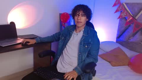 Snapshot of nickolas_moon chatting on February 16, 2025, 7:16 pm Nickolas Muoz online show from February 16, 2025, 7:16 pm