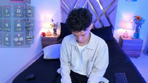 Snapshot of nickolas_moon chatting on September 25, 2025, 2:21 pm Nickolas Muoz online show from September 25, 2025, 2:21 pm