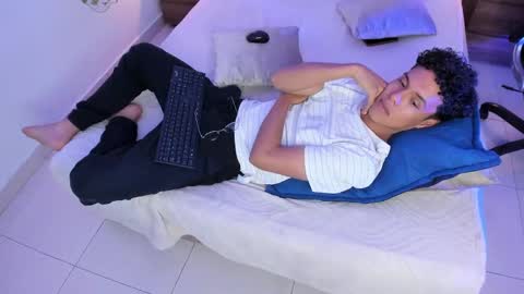 Snapshot of nickolas_moon chatting on October 15, 2025, 8:42 pm Nickolas Muoz online show from October 15, 2025, 8:42 pm