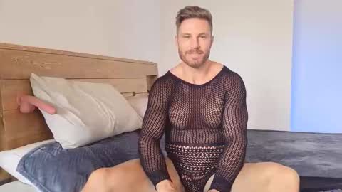 nickriverzxo online show from June 10, 2026, 5:23 pm