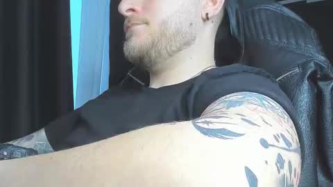 Snapshot of nicktattoomaster chatting on April 10, 2026, 4:44 pm nicktattoomaster online show from April 10, 2026, 4:44 pm
